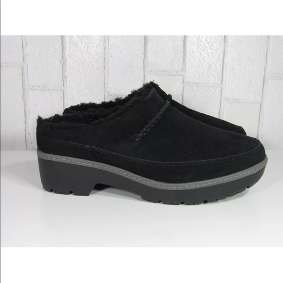 UGG | Shoes | Ugg Lynwood Closed Toe 